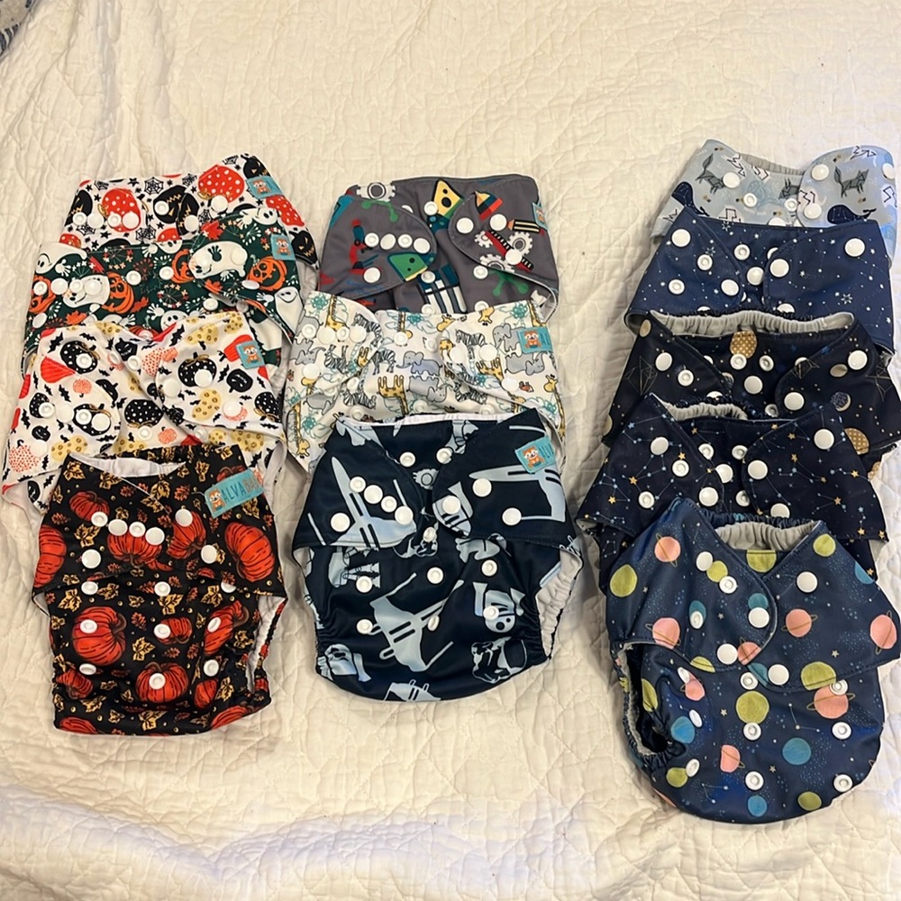 Cloth diaper lot, 12 diapers (Alva baby and Simple Being)